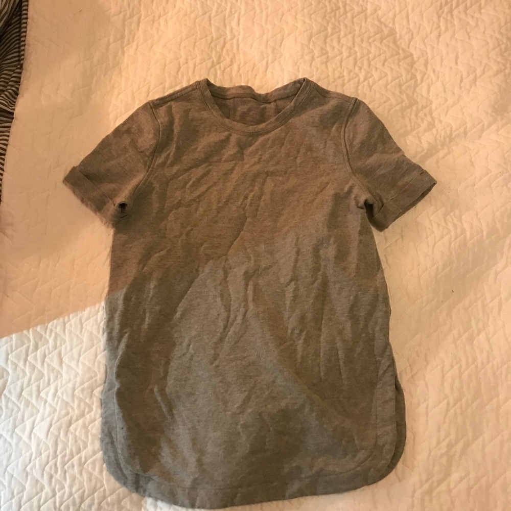 Lululemon t shirt